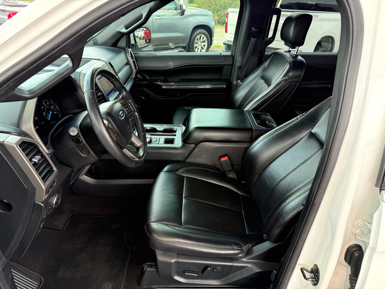 2020 Ford Expedition XLT photo 10