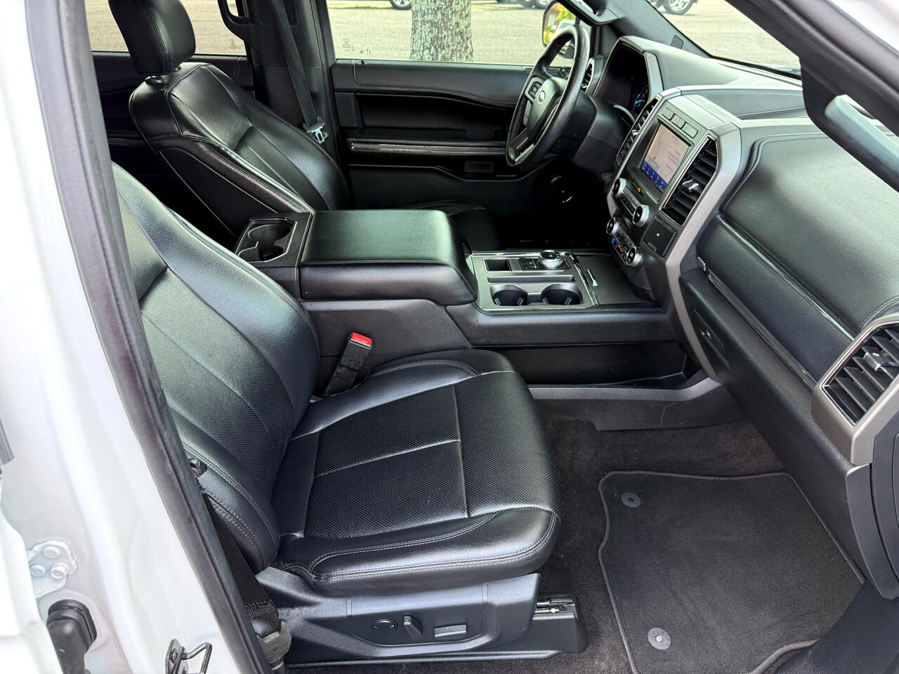 2020 Ford Expedition XLT photo 21