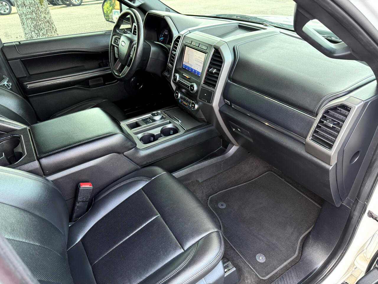 2020 Ford Expedition XLT photo 22