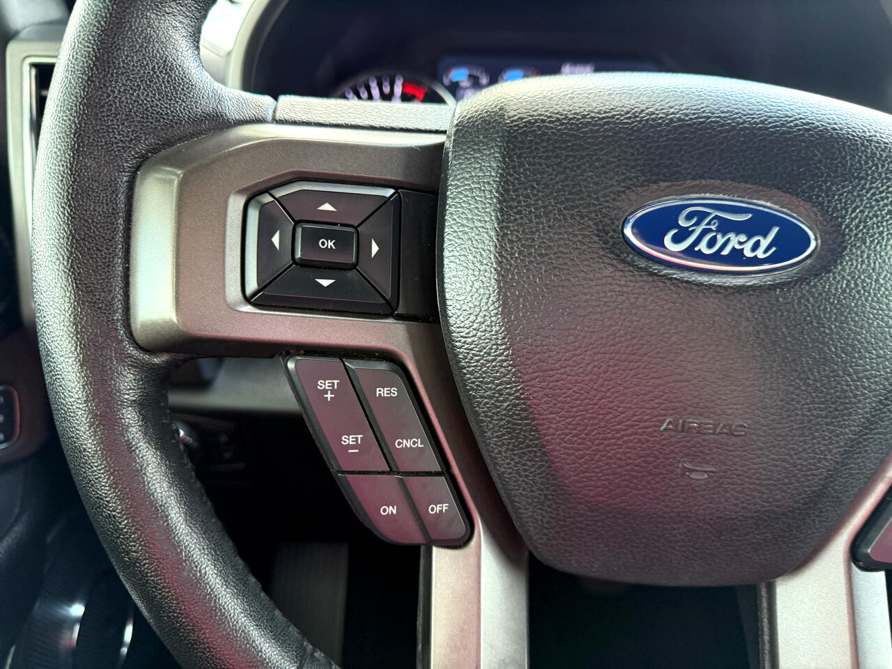 2020 Ford Expedition XLT photo 25
