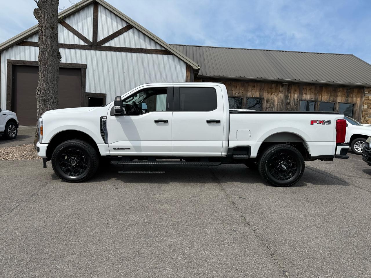 Ford F-250 SD XLT Crew Cab 4WD 2024