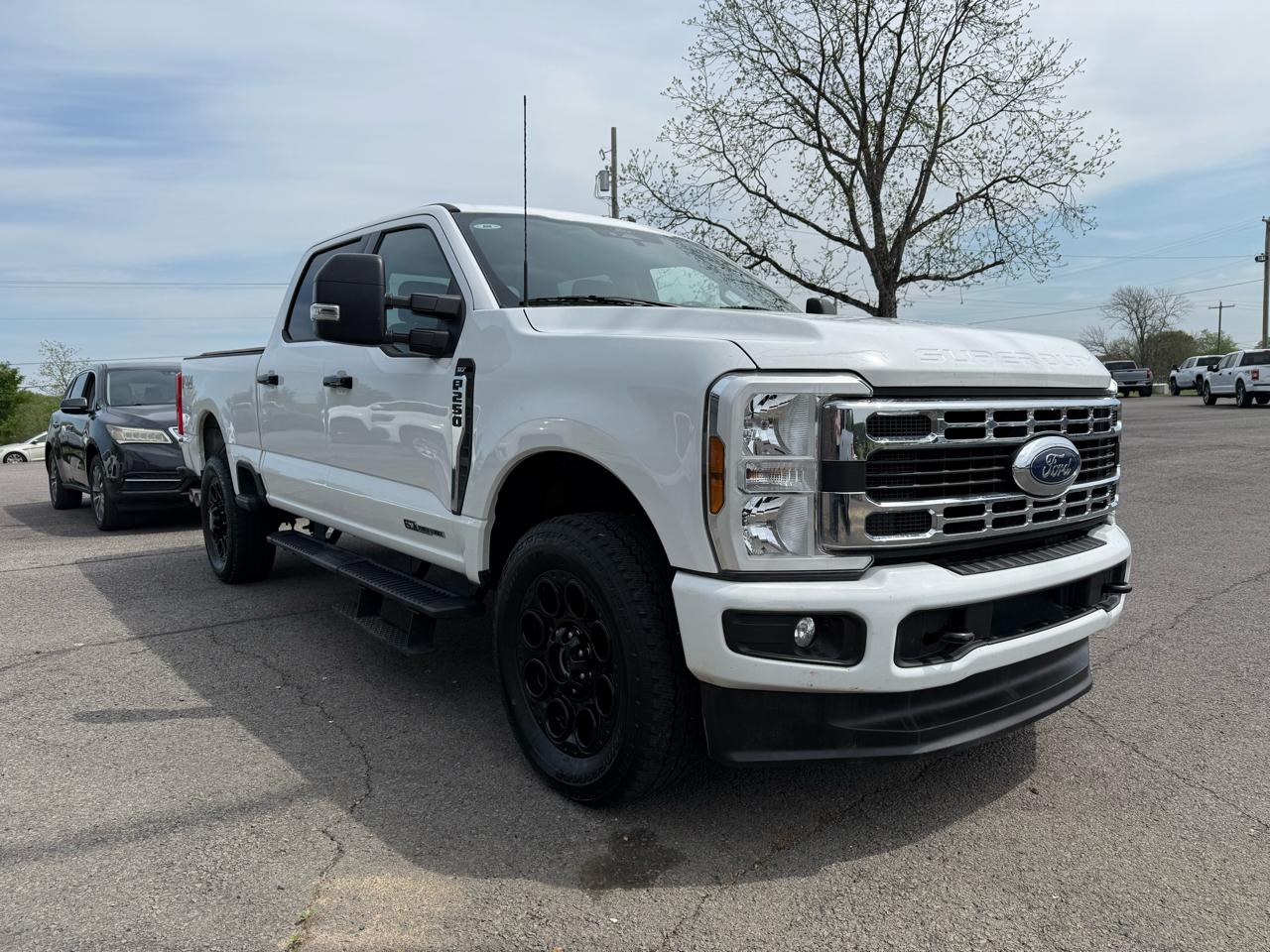 Ford F-250 SD XLT Crew Cab 4WD 2024