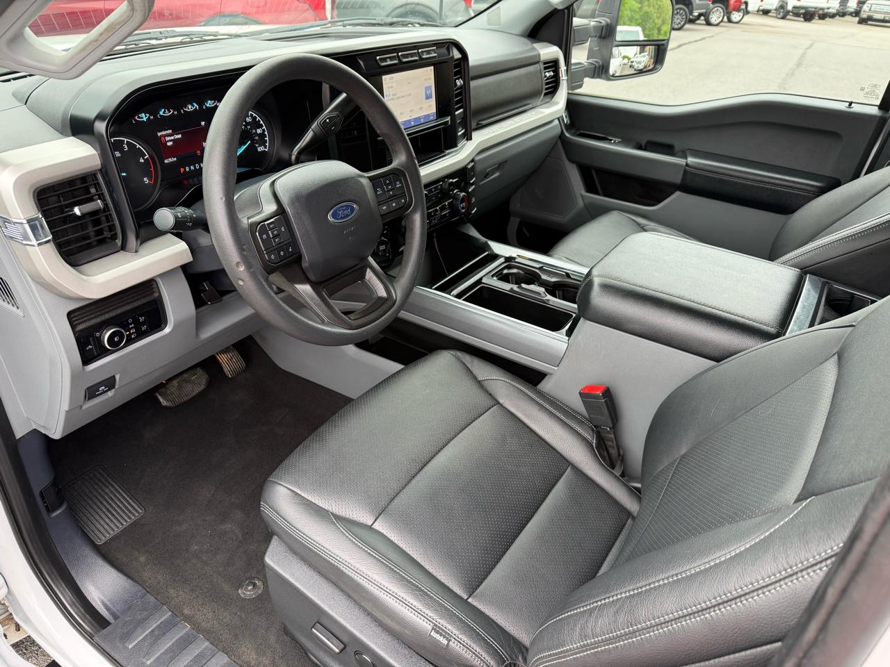 Ford F-250 SD XLT Crew Cab 4WD 2024