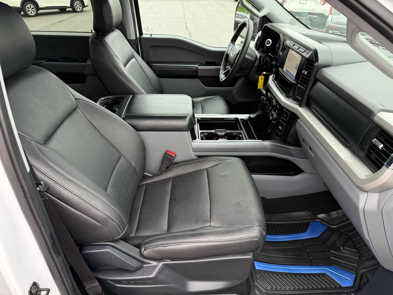 Ford F-250 SD XLT Crew Cab 4WD 2024