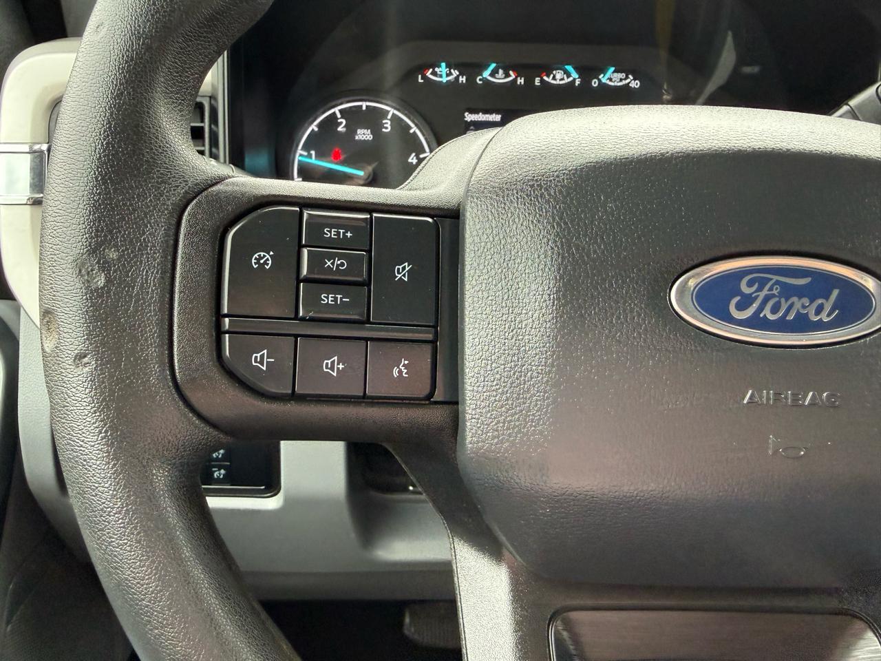 Ford F-250 SD XLT Crew Cab 4WD 2024