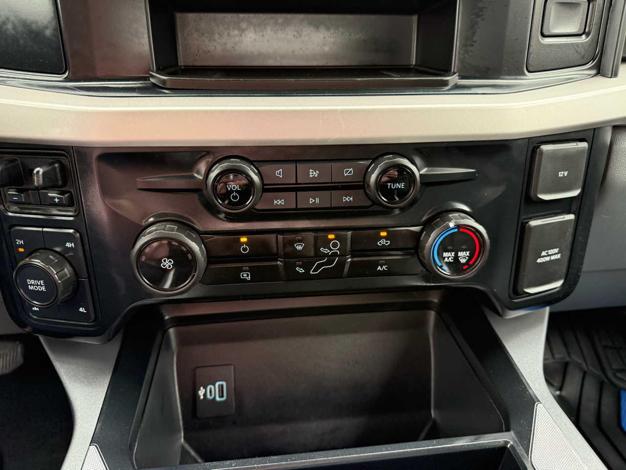 Ford F-250 SD XLT Crew Cab 4WD 2024