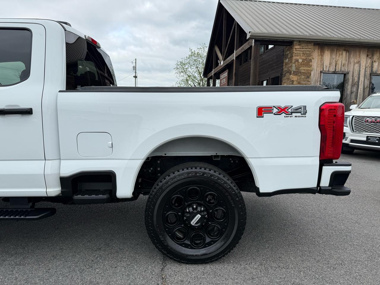 Ford F-250 SD XLT Crew Cab 4WD 2024