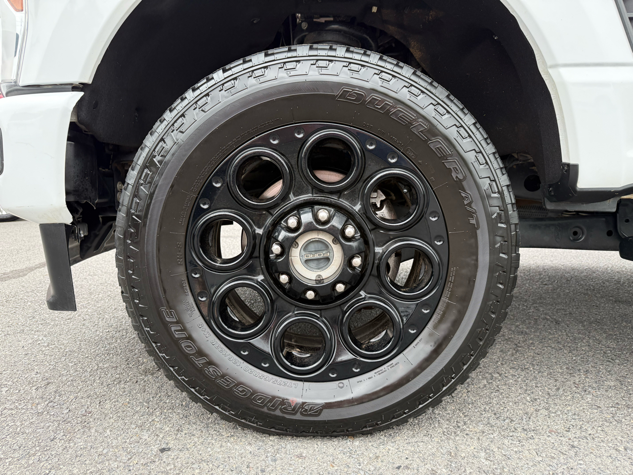Ford F-250 SD XLT Crew Cab 4WD 2024