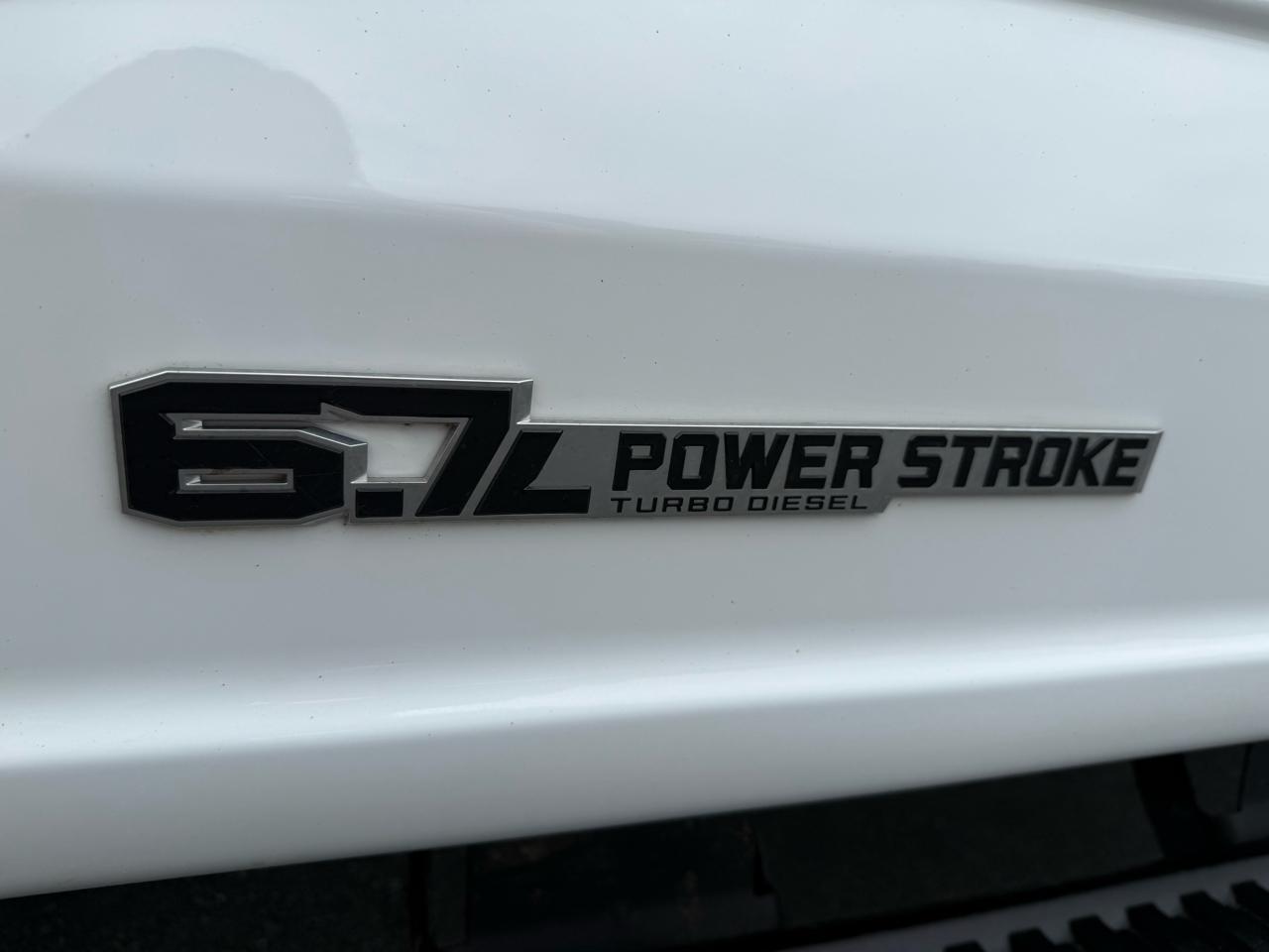 Ford F-250 SD XLT Crew Cab 4WD 2024