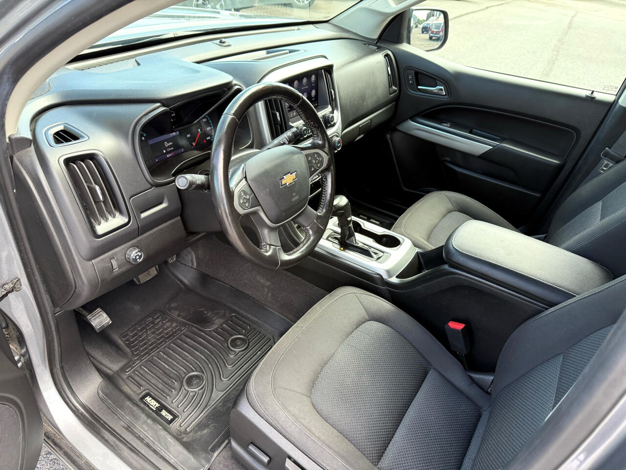 2020 Chevrolet Colorado LT photo 10
