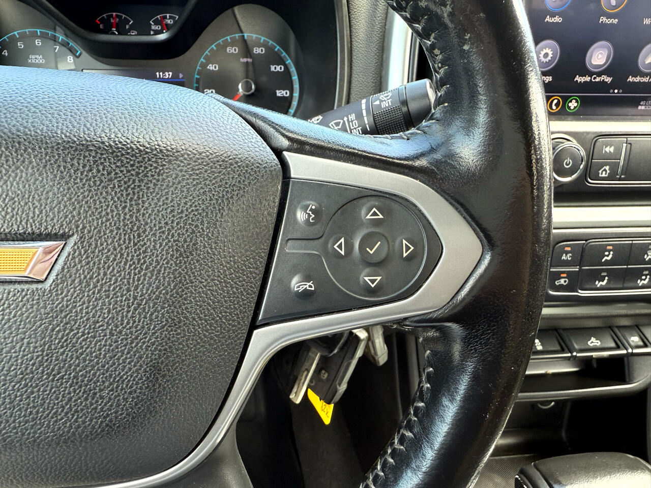 2020 Chevrolet Colorado LT photo 19