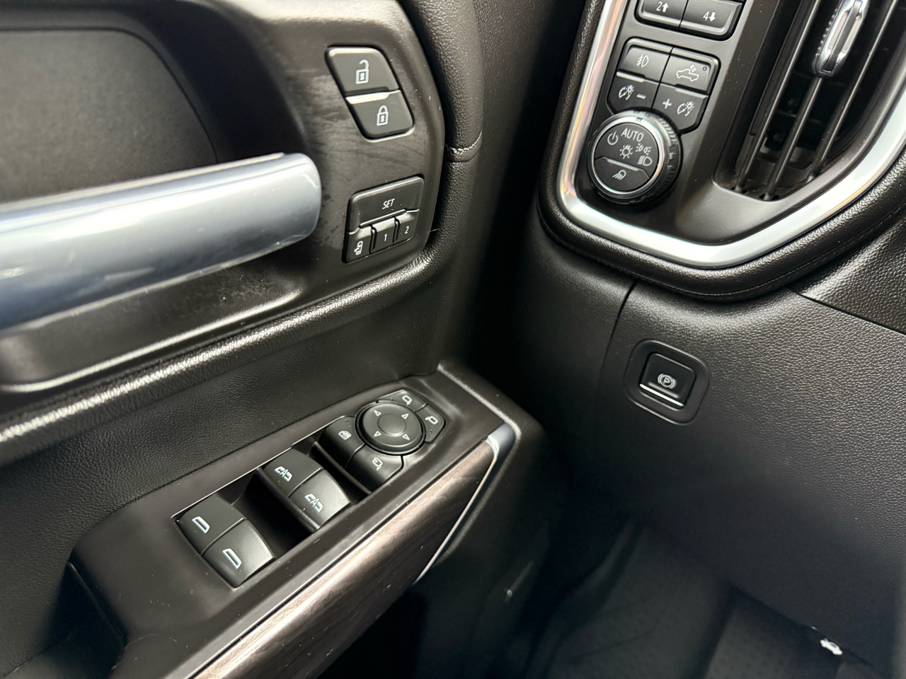 Chevrolet Silverado 1500 LTZ Crew Cab 4WD 2019