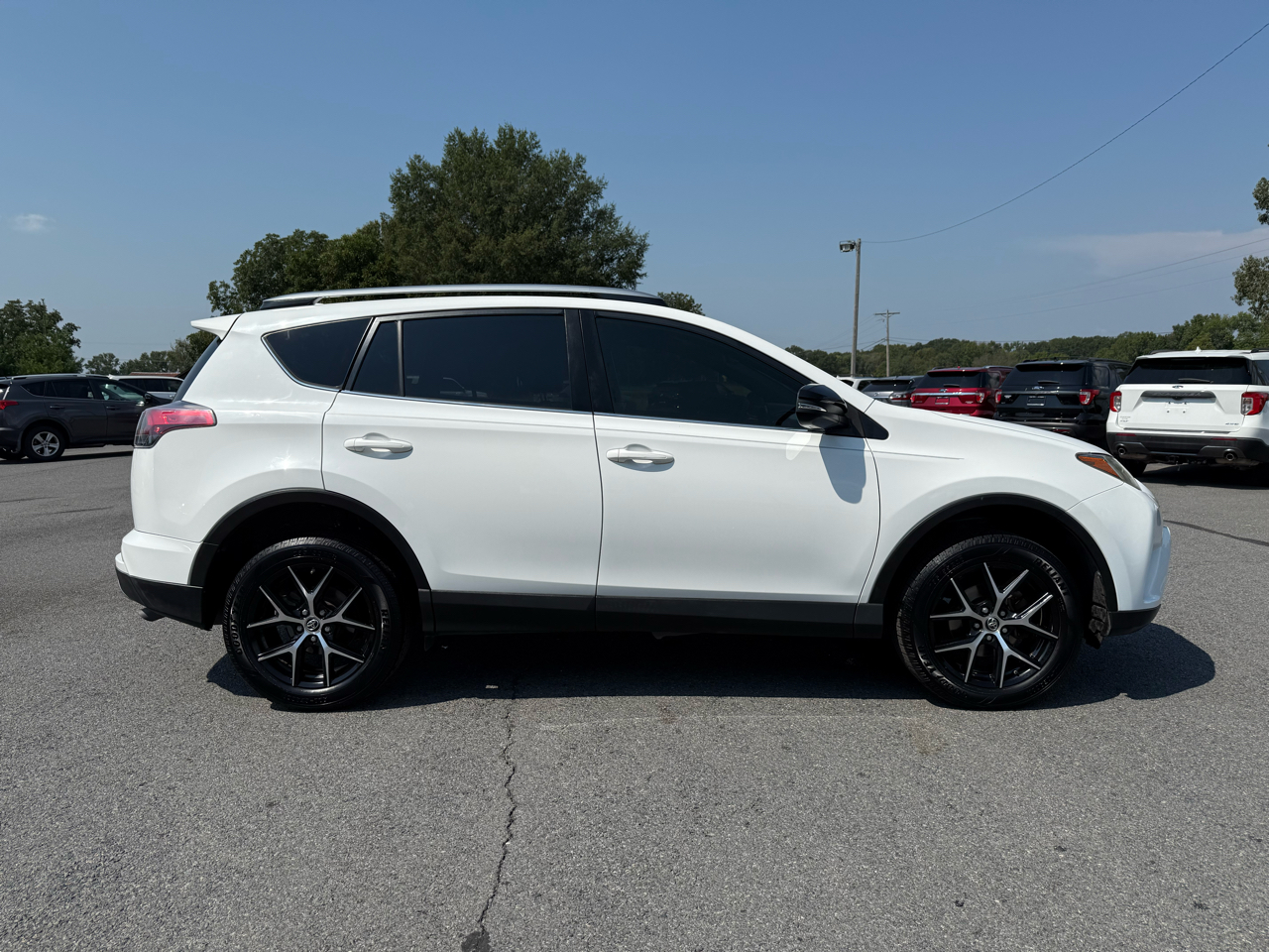 Toyota RAV4 SE FWD 2017 Toyota RAV4 SE FWD 2017