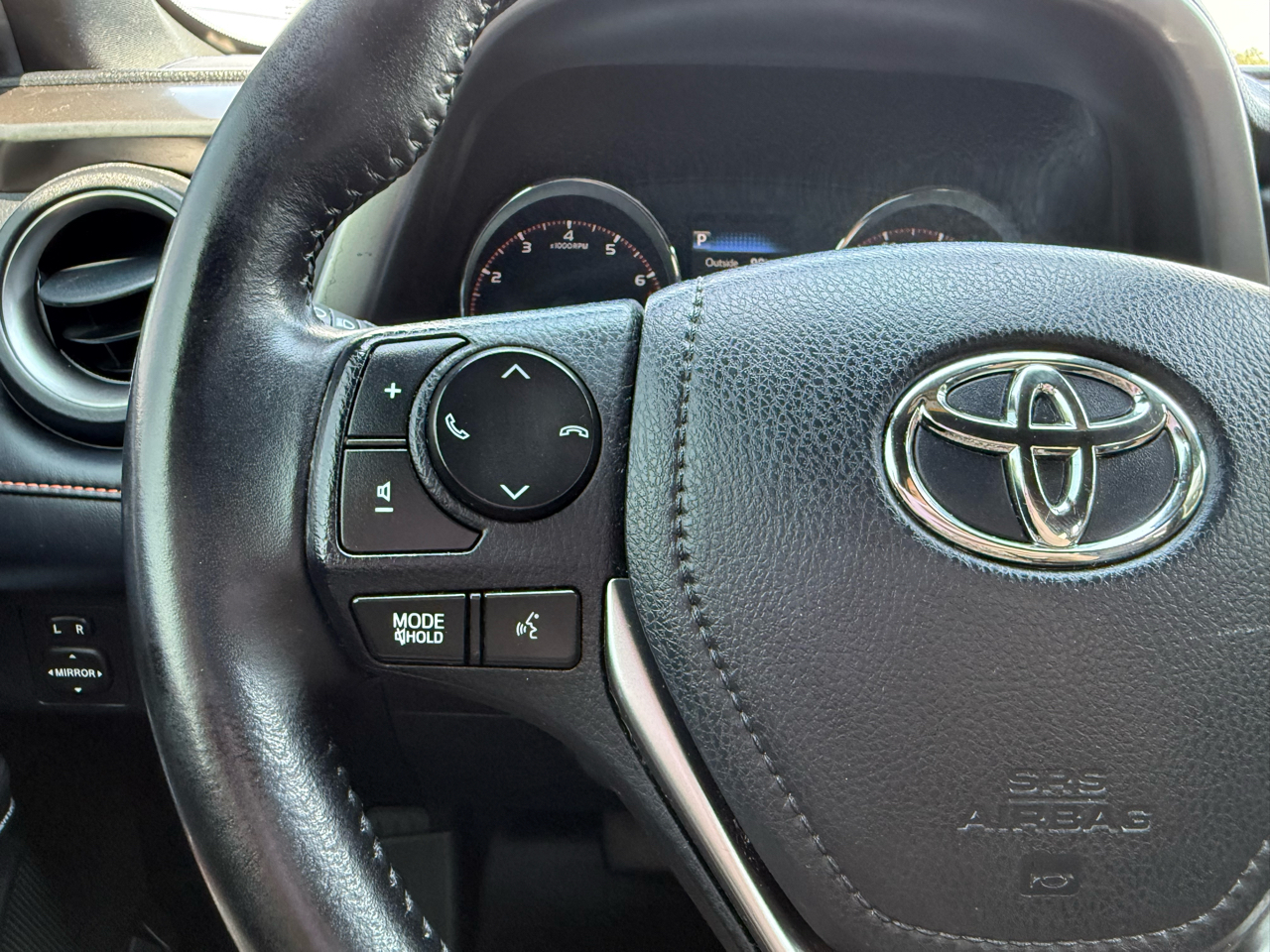 Toyota RAV4 SE FWD 2017 Toyota RAV4 SE FWD 2017