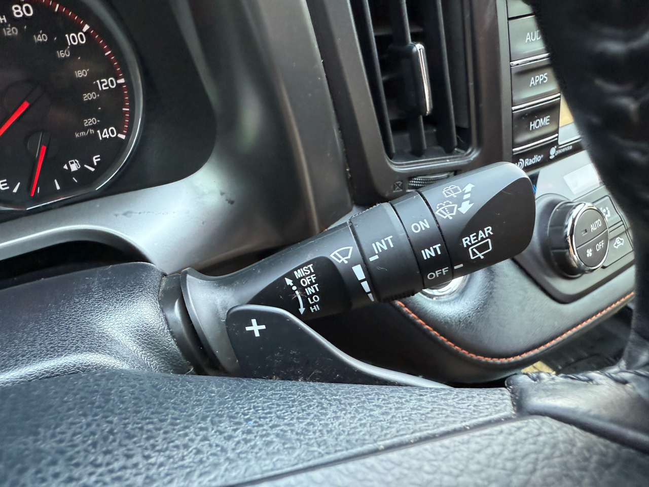Toyota RAV4 SE FWD 2017 Toyota RAV4 SE FWD 2017