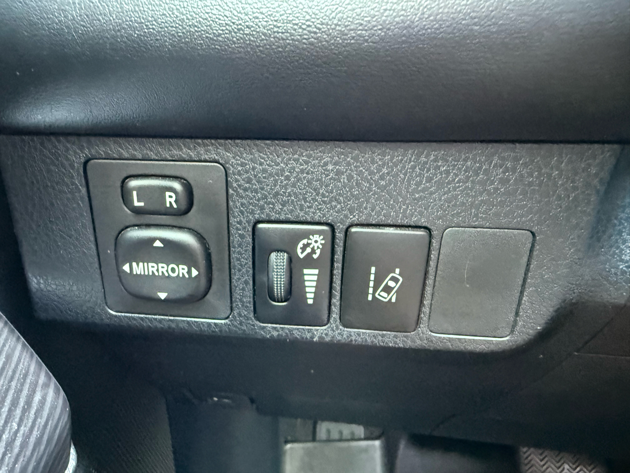 Toyota RAV4 SE FWD 2017 Toyota RAV4 SE FWD 2017