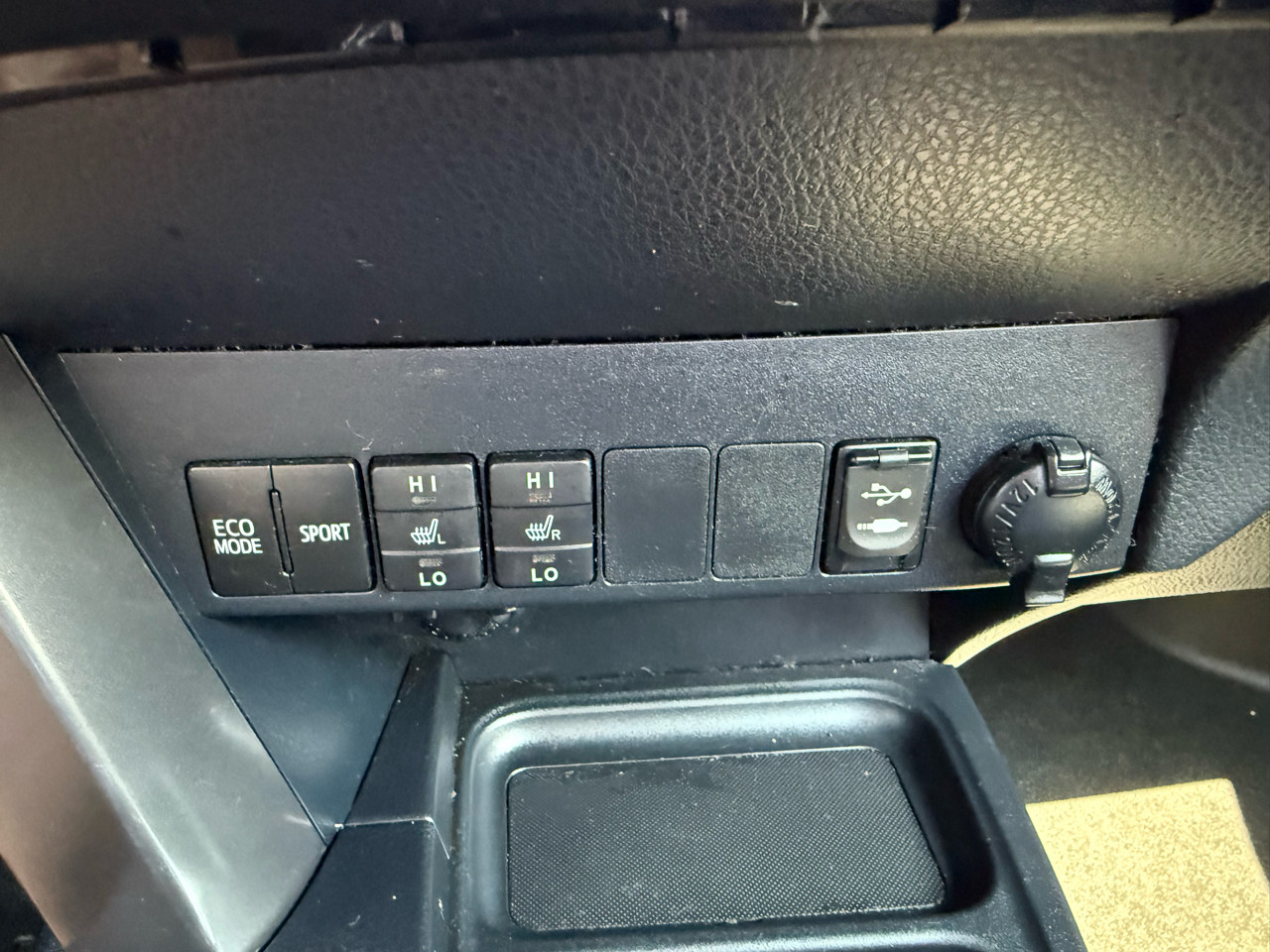 Toyota RAV4 SE FWD 2017 Toyota RAV4 SE FWD 2017
