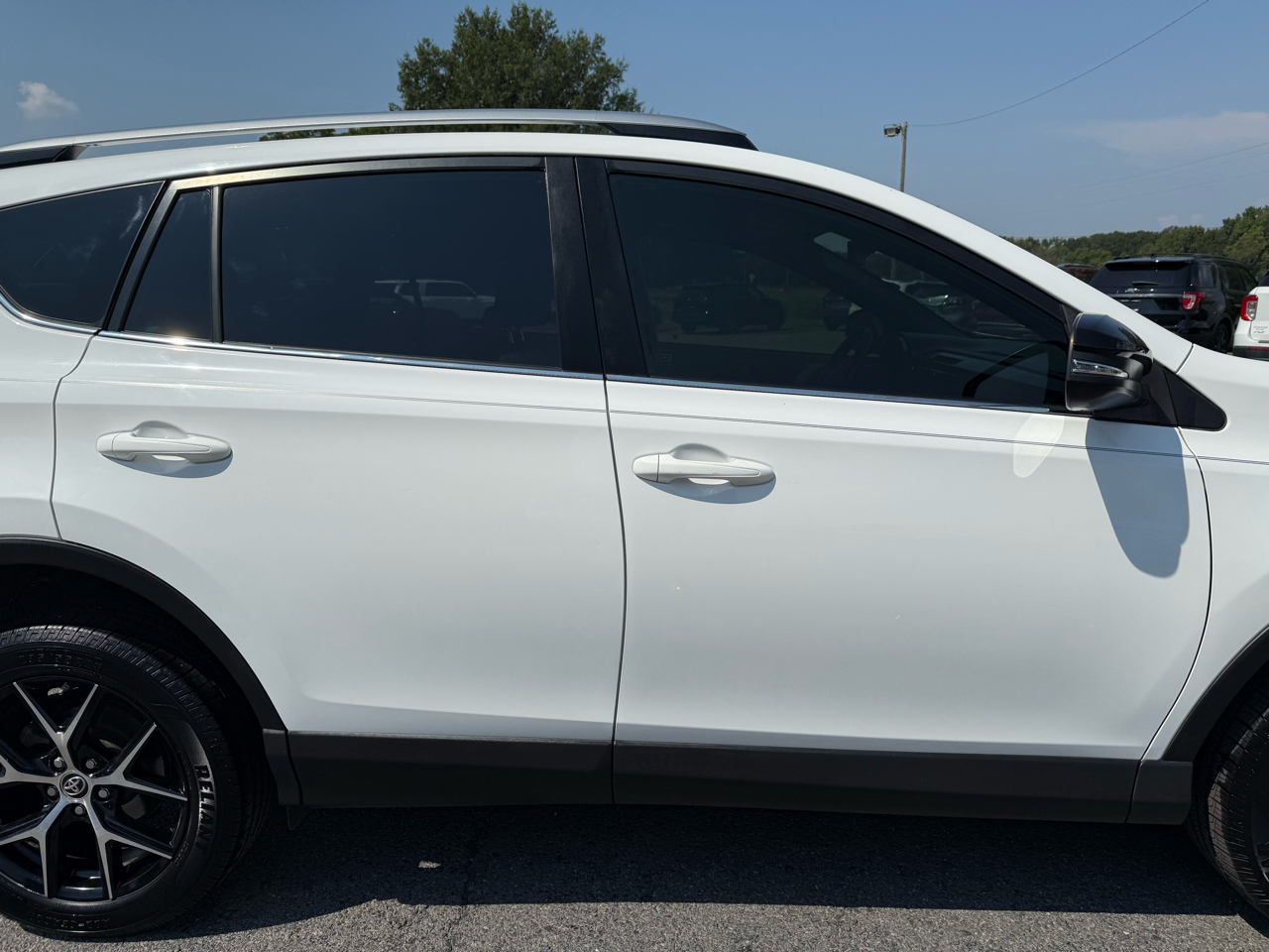 Toyota RAV4 SE FWD 2017 Toyota RAV4 SE FWD 2017