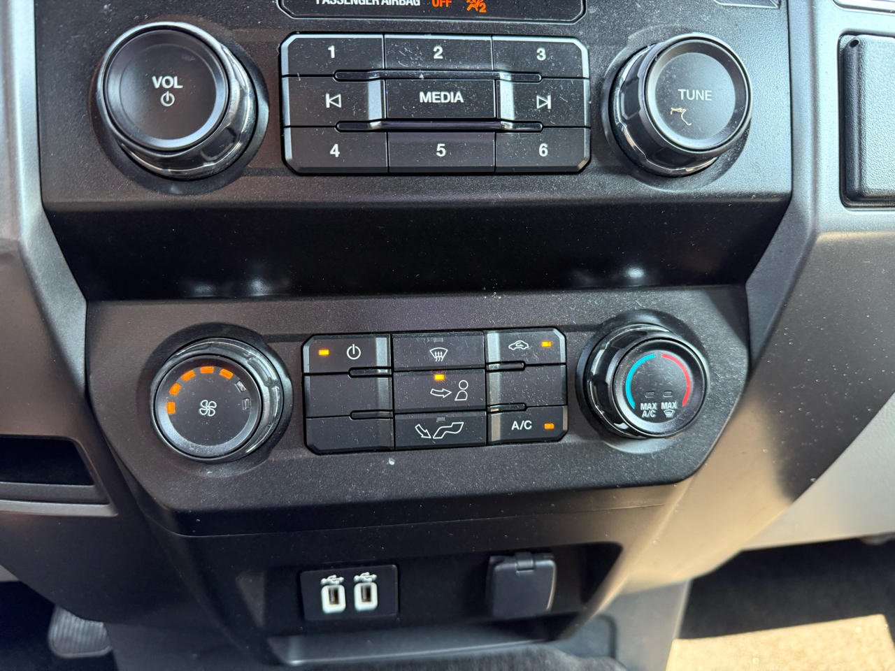 Ford F-150 XLT SuperCrew 4WD 2020 Ford F-150 XLT SuperCrew 4WD 2020