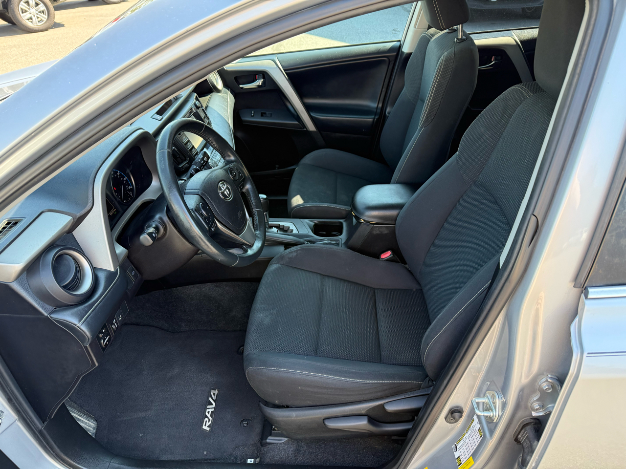 Toyota RAV4 XLE FWD 2018 Toyota RAV4 XLE FWD 2018