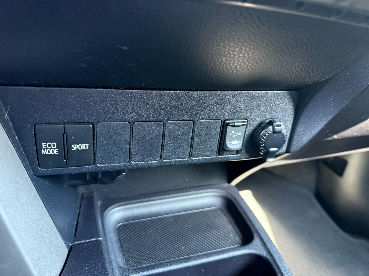 Toyota RAV4 XLE FWD 2018 Toyota RAV4 XLE FWD 2018