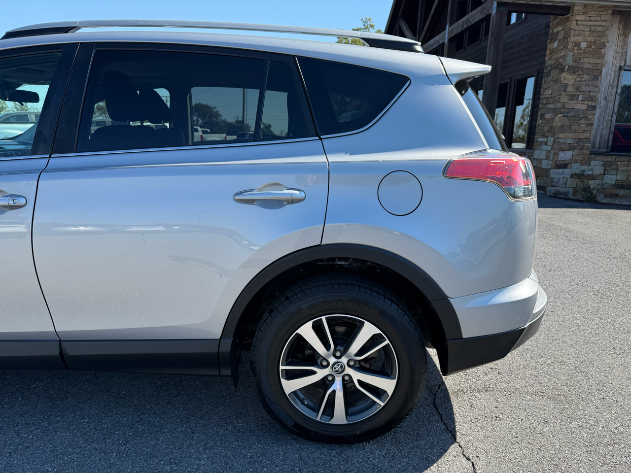 Toyota RAV4 XLE FWD 2018 Toyota RAV4 XLE FWD 2018