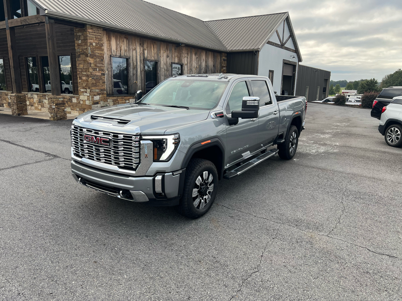 GMC Sierra 3500HD Denali Crew Cab 4WD 2025 GMC Sierra 3500HD Denali Crew Cab 4WD 2025