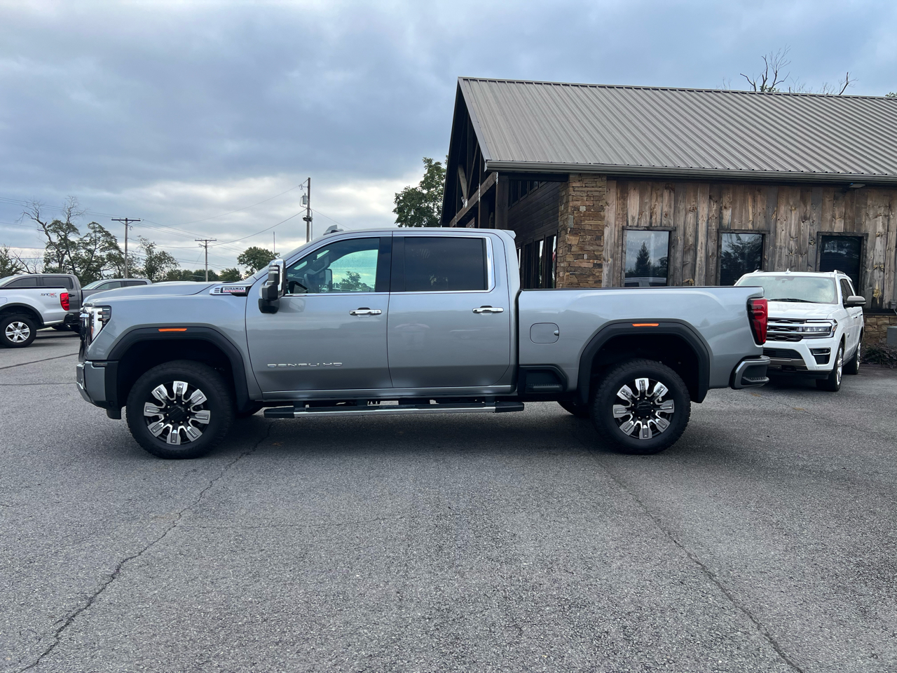 GMC Sierra 3500HD Denali Crew Cab 4WD 2025 GMC Sierra 3500HD Denali Crew Cab 4WD 2025