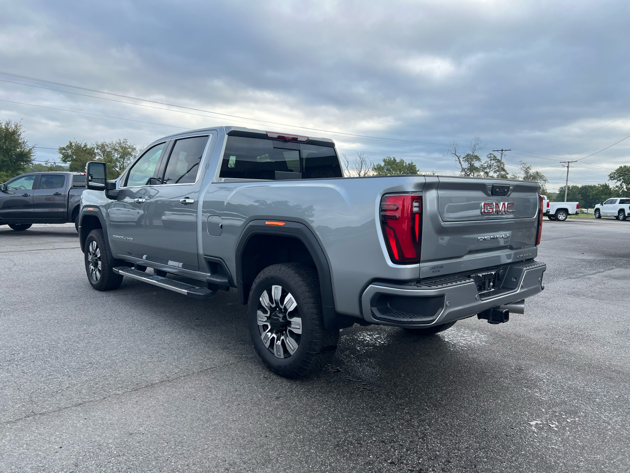 GMC Sierra 3500HD Denali Crew Cab 4WD 2025 GMC Sierra 3500HD Denali Crew Cab 4WD 2025