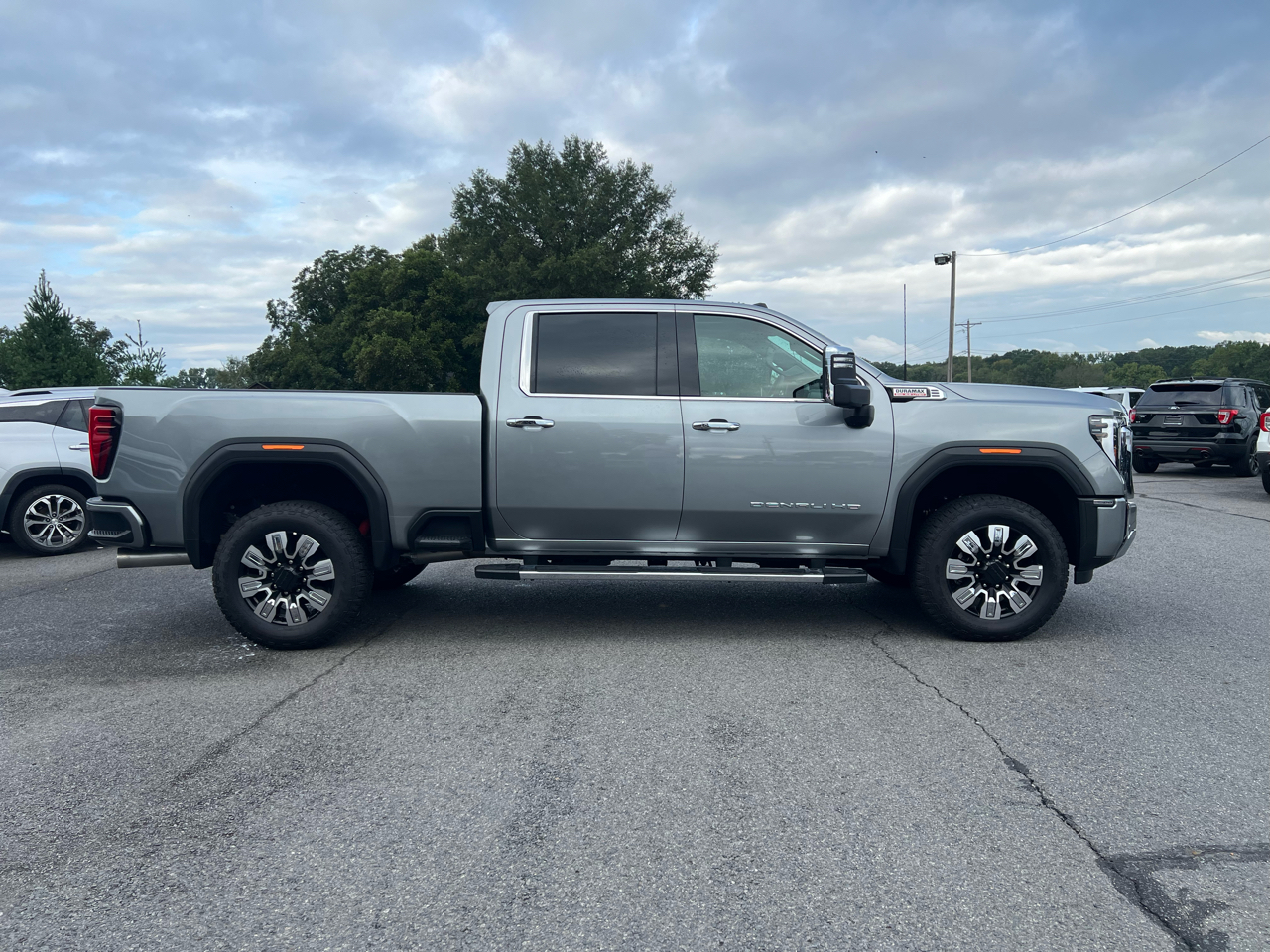 GMC Sierra 3500HD Denali Crew Cab 4WD 2025 GMC Sierra 3500HD Denali Crew Cab 4WD 2025