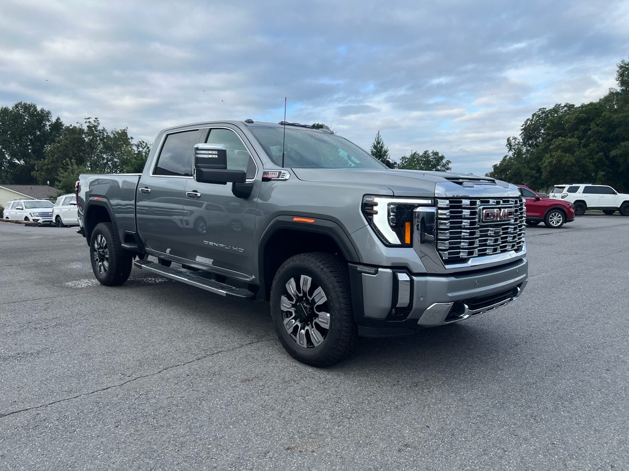 GMC Sierra 3500HD Denali Crew Cab 4WD 2025 GMC Sierra 3500HD Denali Crew Cab 4WD 2025