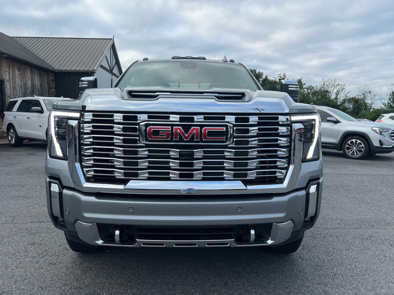 GMC Sierra 3500HD Denali Crew Cab 4WD 2025 GMC Sierra 3500HD Denali Crew Cab 4WD 2025