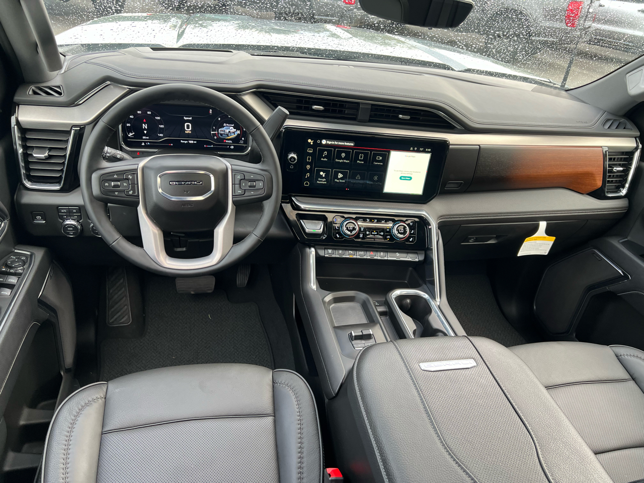 GMC Sierra 3500HD Denali Crew Cab 4WD 2025 GMC Sierra 3500HD Denali Crew Cab 4WD 2025