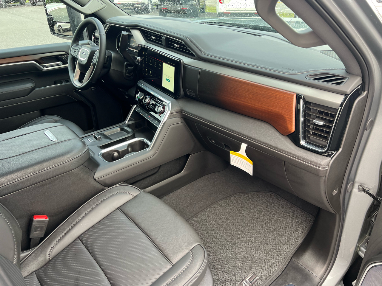 GMC Sierra 3500HD Denali Crew Cab 4WD 2025 GMC Sierra 3500HD Denali Crew Cab 4WD 2025