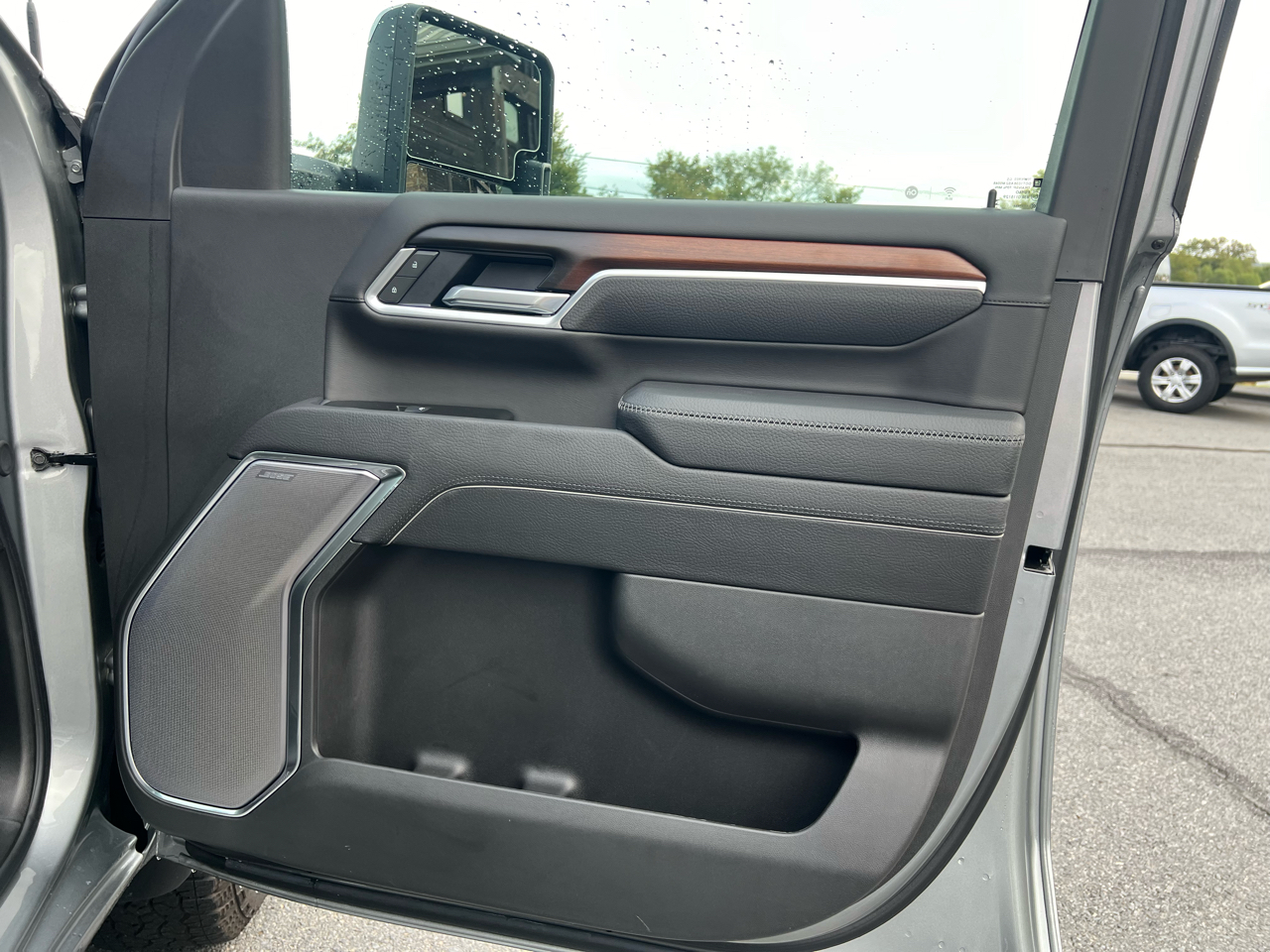 GMC Sierra 3500HD Denali Crew Cab 4WD 2025 GMC Sierra 3500HD Denali Crew Cab 4WD 2025