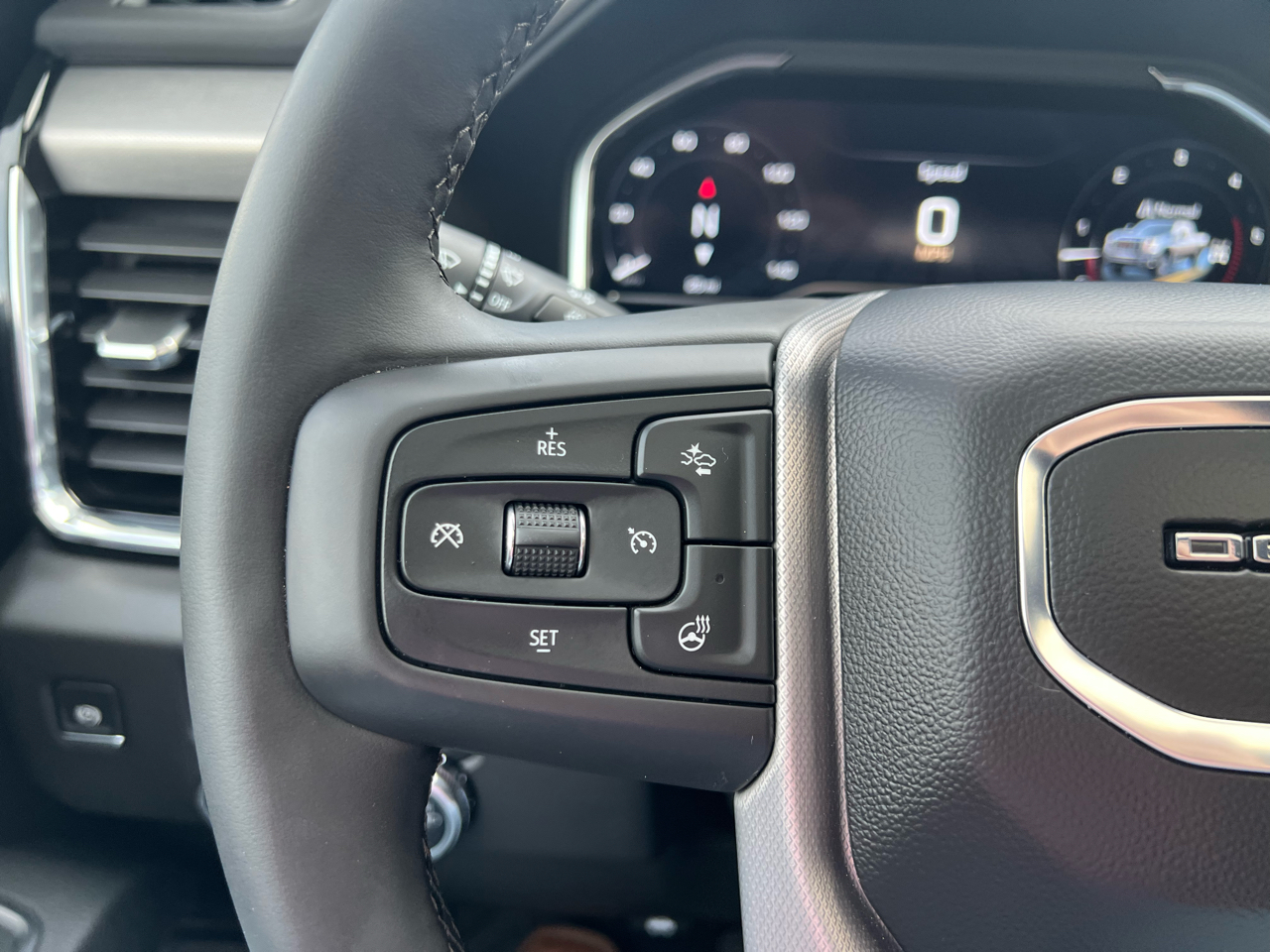 GMC Sierra 3500HD Denali Crew Cab 4WD 2025 GMC Sierra 3500HD Denali Crew Cab 4WD 2025