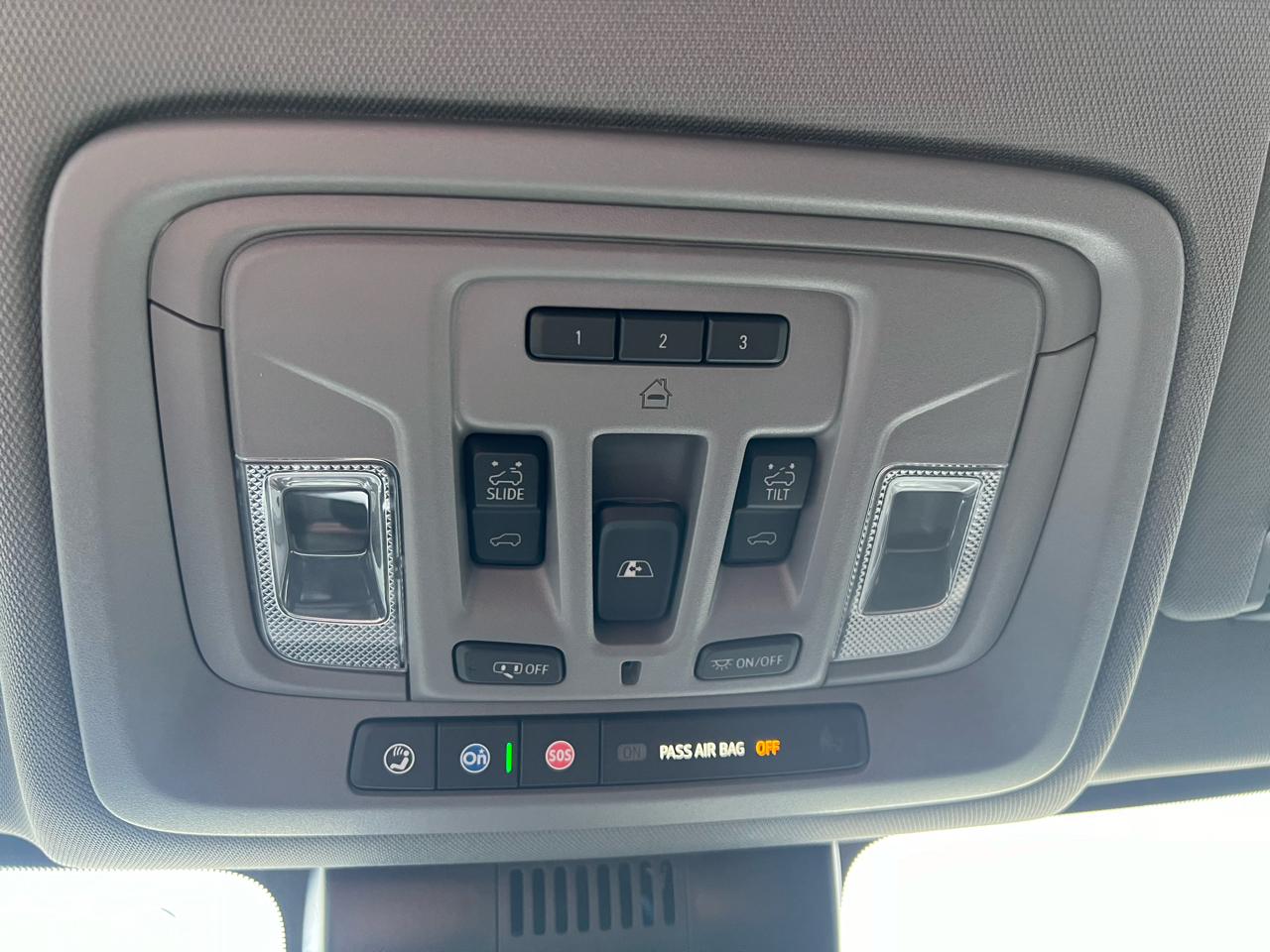 GMC Sierra 3500HD Denali Crew Cab 4WD 2025 GMC Sierra 3500HD Denali Crew Cab 4WD 2025