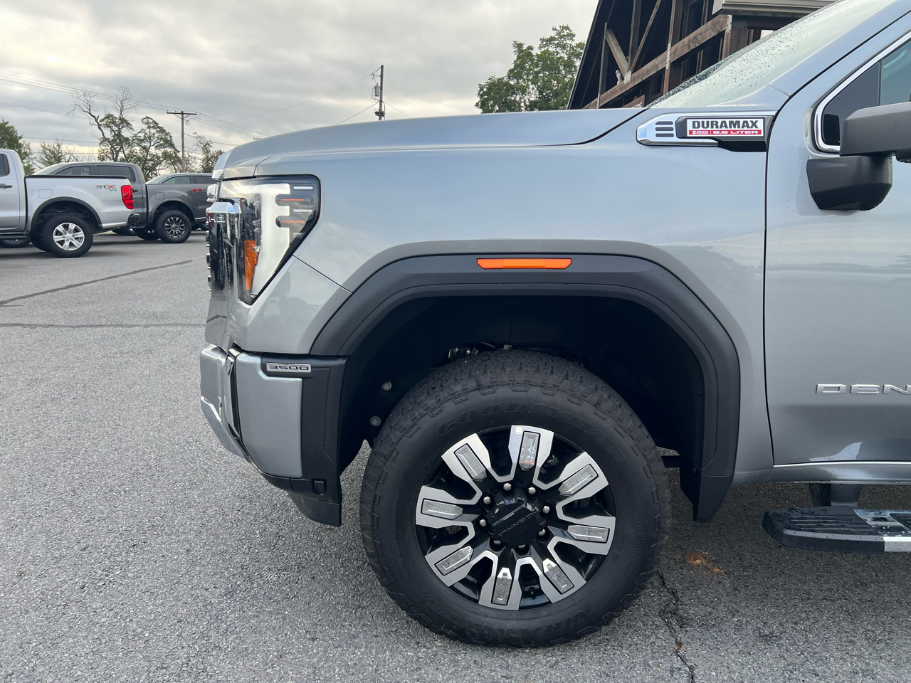 GMC Sierra 3500HD Denali Crew Cab 4WD 2025 GMC Sierra 3500HD Denali Crew Cab 4WD 2025