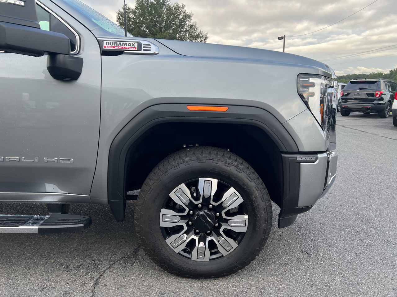 GMC Sierra 3500HD Denali Crew Cab 4WD 2025 GMC Sierra 3500HD Denali Crew Cab 4WD 2025