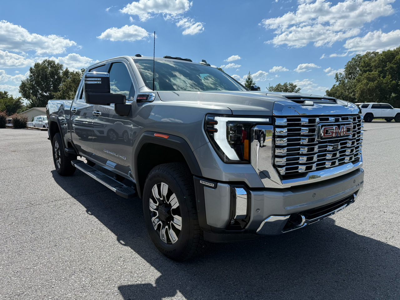 GMC Sierra 3500HD Denali Crew Cab 4WD 2025 GMC Sierra 3500HD Denali Crew Cab 4WD 2025