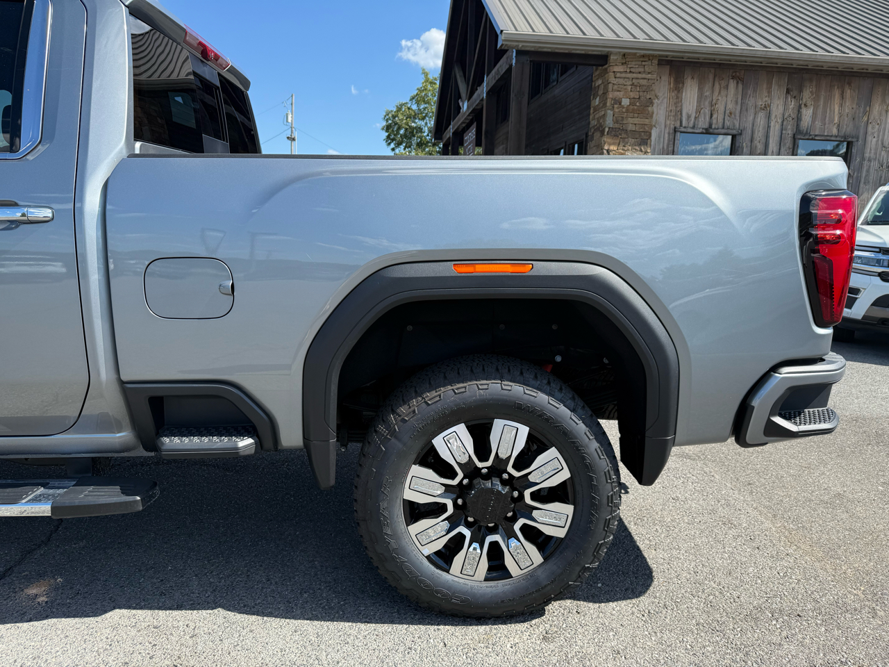 GMC Sierra 3500HD Denali Crew Cab 4WD 2025 GMC Sierra 3500HD Denali Crew Cab 4WD 2025