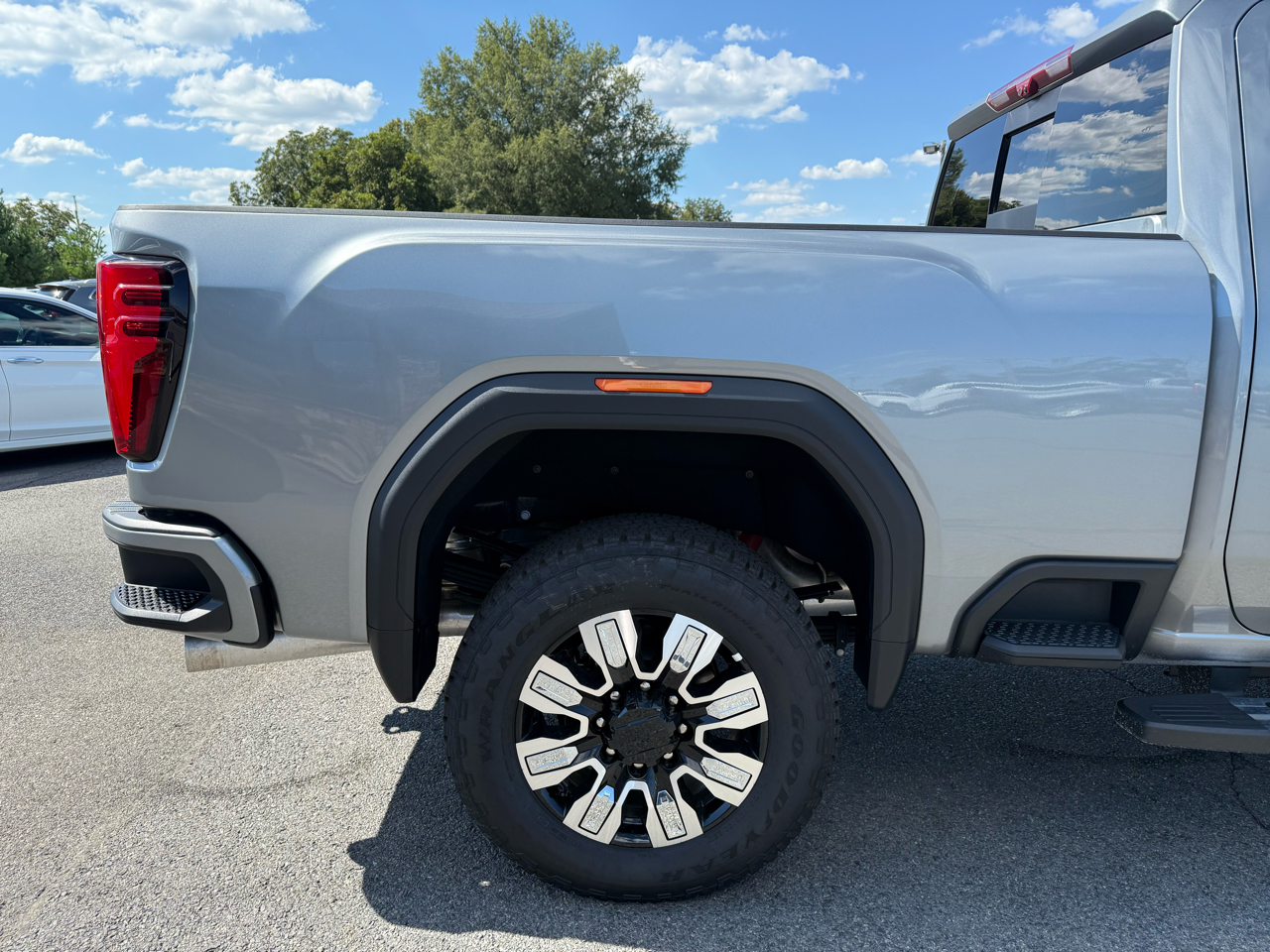 GMC Sierra 3500HD Denali Crew Cab 4WD 2025 GMC Sierra 3500HD Denali Crew Cab 4WD 2025