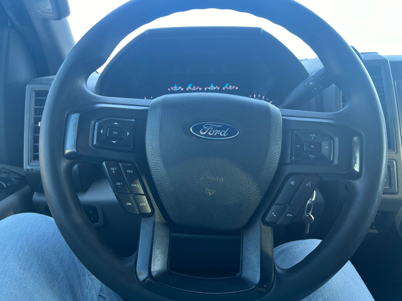 2022 Ford F-350 XL photo 4