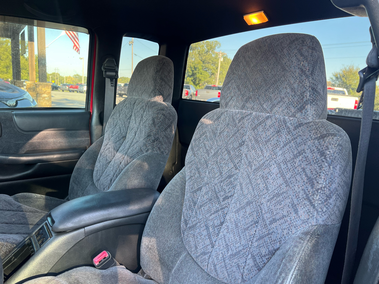 1999 Gmc Sonoma SLS photo 3