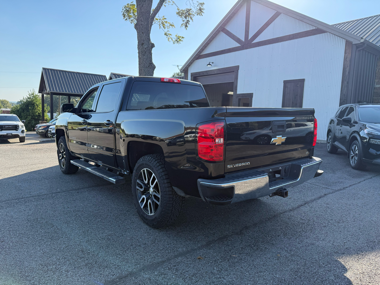 2018 Chevrolet Silverado 1500 LT photo 3