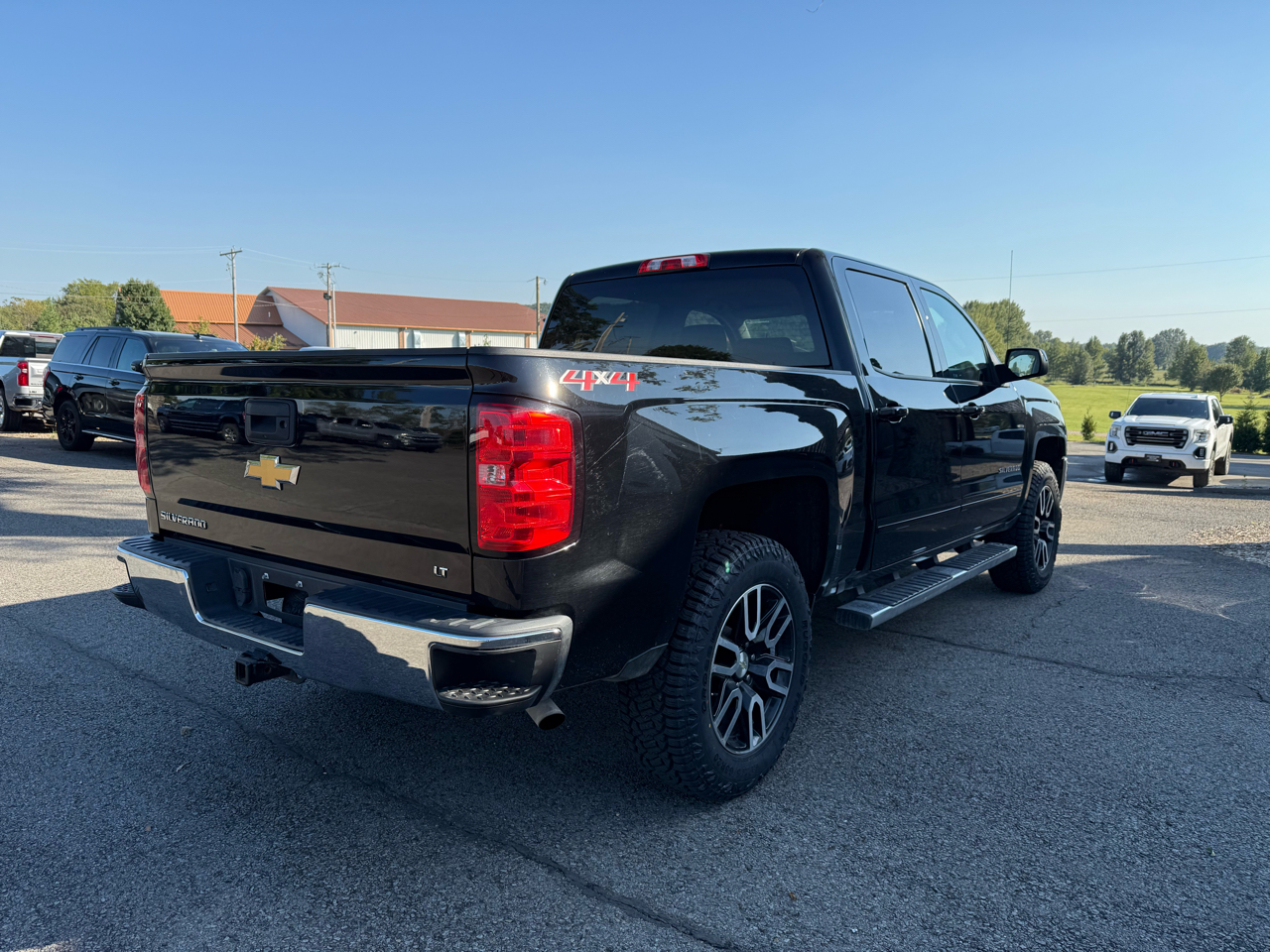 2018 Chevrolet Silverado 1500 LT photo 4