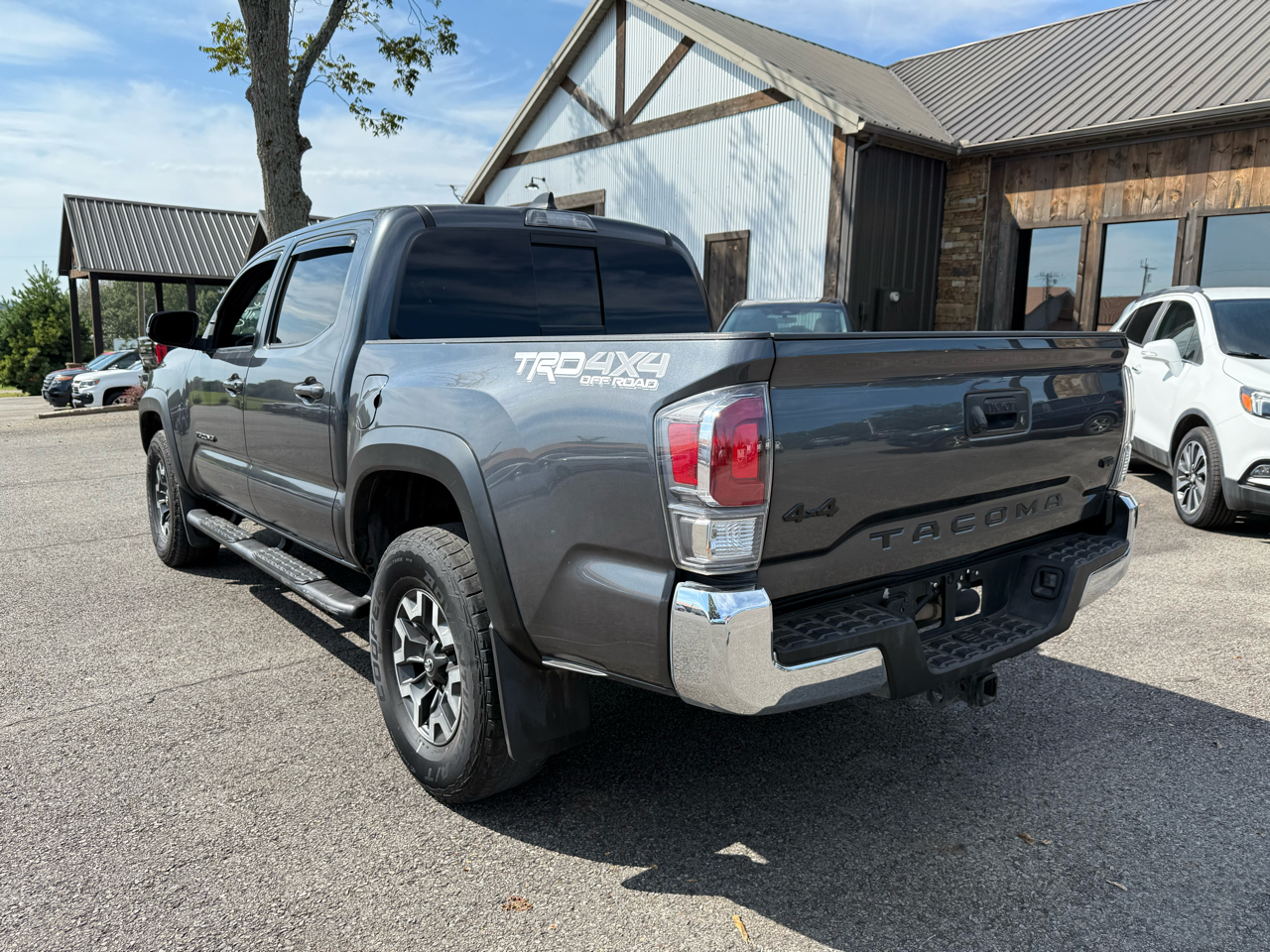 2022 Toyota Tacoma TRD 4x4 photo 3