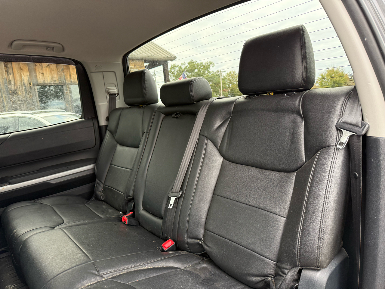 Toyota Tundra SR5 5.7L V8 FFV CrewMax 4WD 2017 Toyota Tundra SR5 5.7L V8 FFV CrewMax 4WD 2017