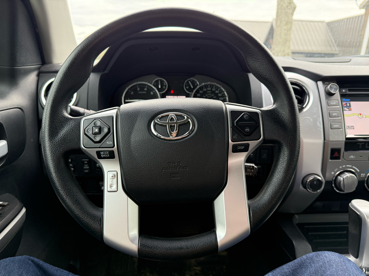 Toyota Tundra SR5 5.7L V8 FFV CrewMax 4WD 2017 Toyota Tundra SR5 5.7L V8 FFV CrewMax 4WD 2017