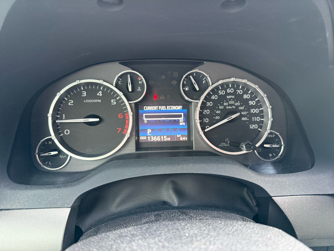 Toyota Tundra SR5 5.7L V8 FFV CrewMax 4WD 2017 Toyota Tundra SR5 5.7L V8 FFV CrewMax 4WD 2017